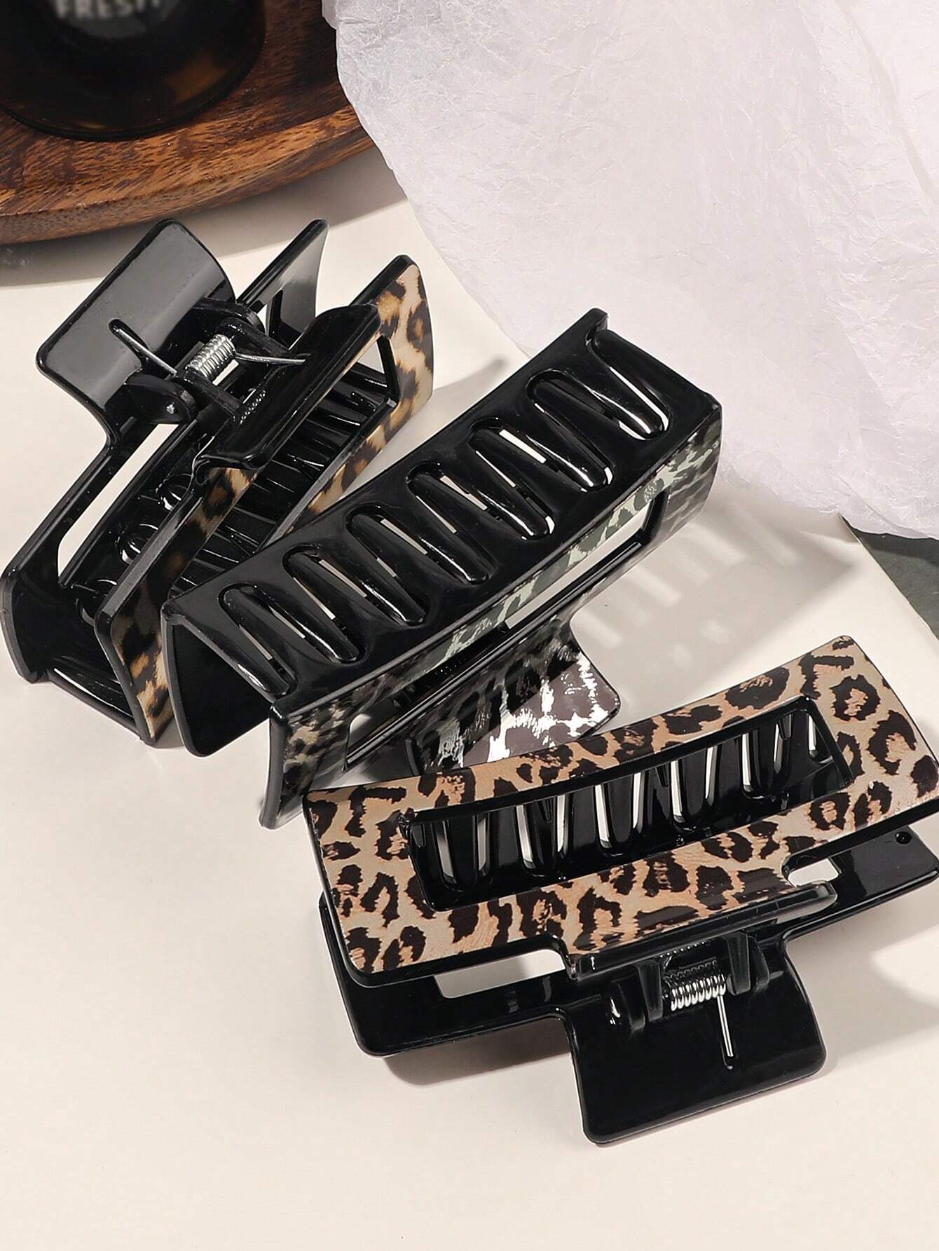 4pcs Leopard Print Hair Claw Clips, Glossy Minimalist Square Hair Clips Accessories For Daily & Casual Wear Hair Jaw Clip Hair Clamps Hair Clutch Hair Catcher Clip, School Stuff, College Fall Winter Hair Accessories For Women For Vacation Outfits Woman Fl