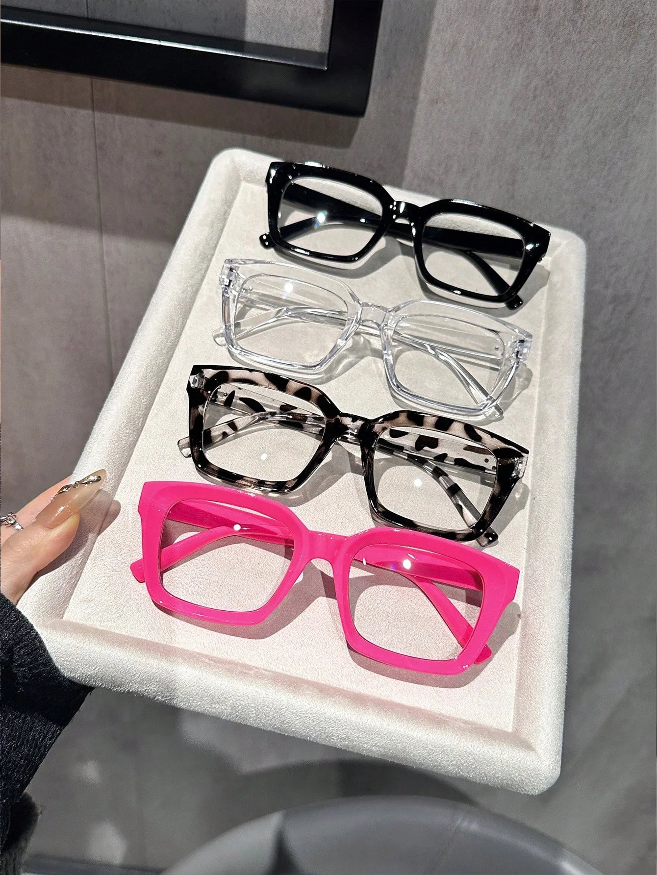 4pcs Women's Geometric Multi-Color Plastic Modern Minimalist Transparent Glasses, Suitable For Daily Life, Dates, Outings And Other Occasions