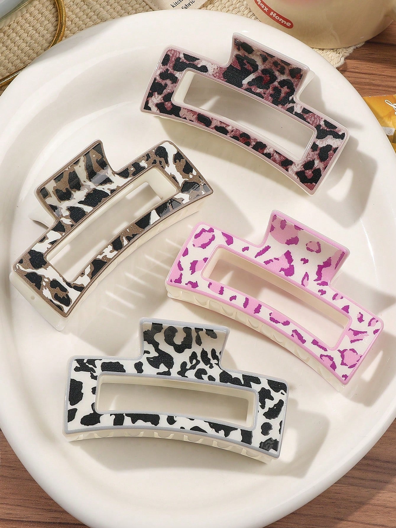 4pcs Leopard Print Hair Claw Clips, Glossy Minimalist Square Hair Clips Accessories For Daily & Casual Wear Hair Jaw Clip Hair Clamps Hair Clutch Hair Catcher Clip, School Stuff, College Fall Winter Hair Accessories For Women For Vacation Outfits Woman Fl