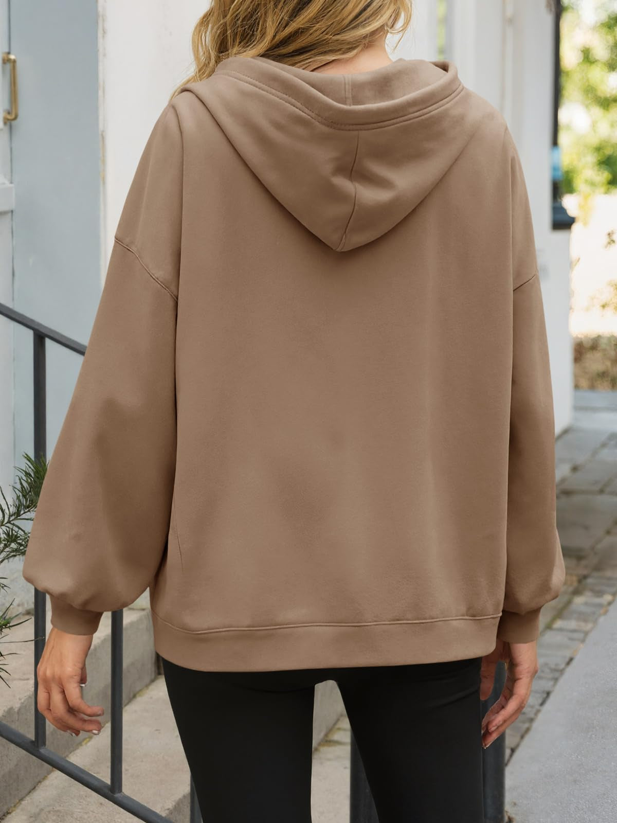 Fisoew Women's Hoodies Oversized Sweatshirts Casual Long Sleeve Side Slit Pullover Tops Fall Winter Outfits With Pocket